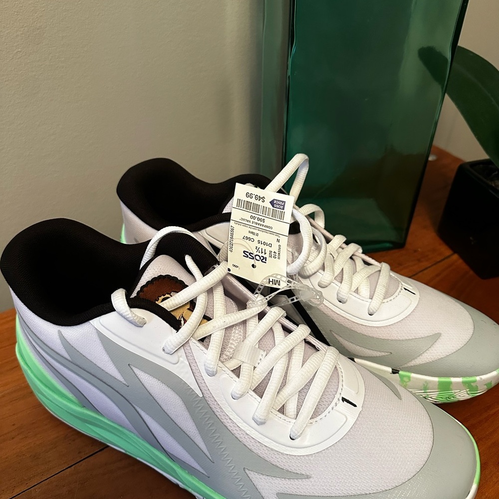 Men's White and Green Athletic Shoes